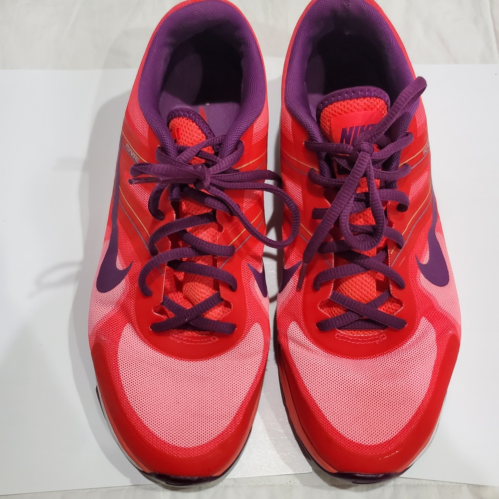 Nike Dual Fusion NIKE Pink Coral And White Shoes w/purple Laces Size 9.5